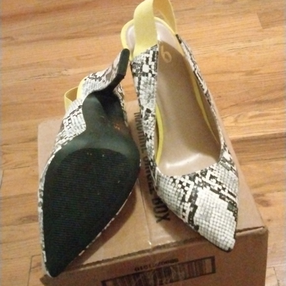 Pumps - Picture 4 of 4